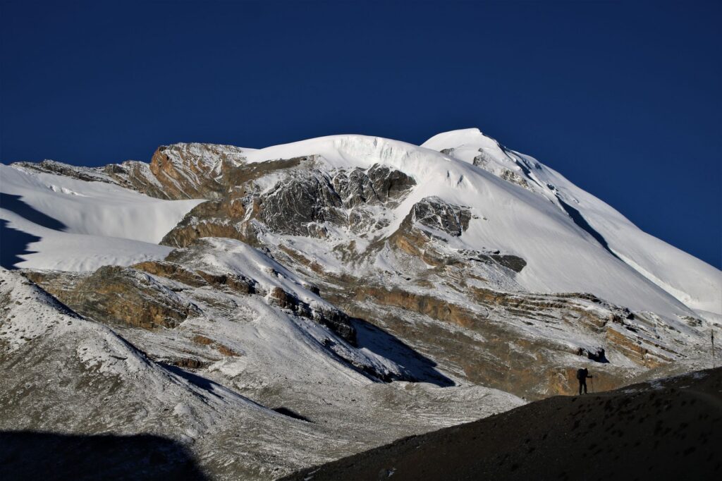 Annapurna Circuit Trek: Complete Guide (2026)