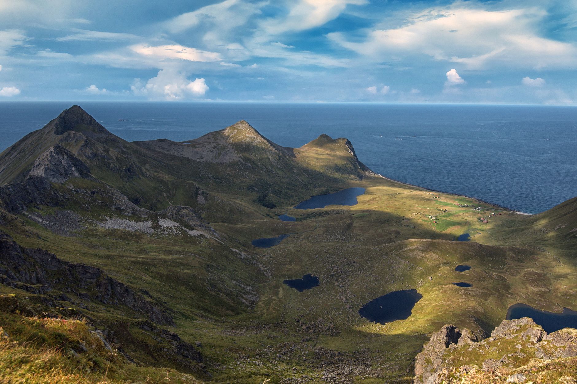 10 Best Hikes Near Boston (Mountains, Coast & Ponds)